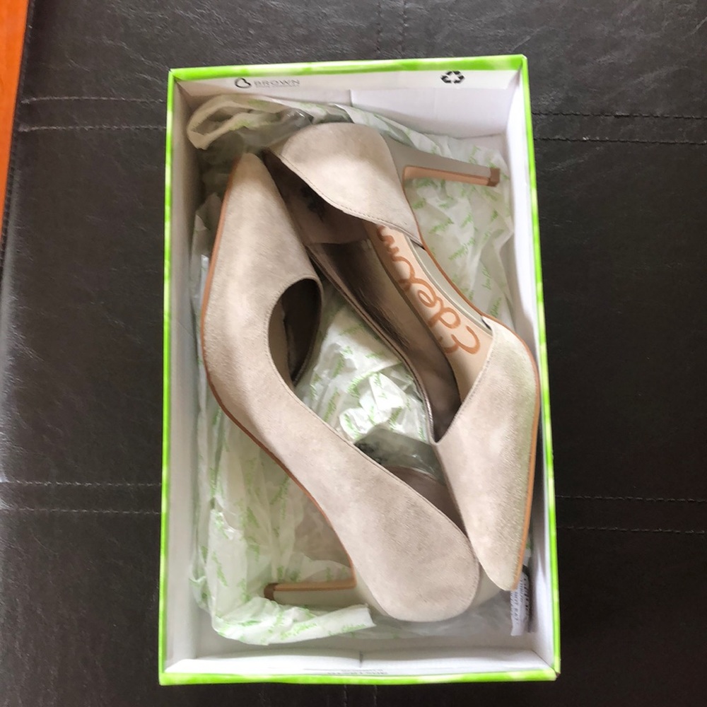 Sam Edelman grey suede pump